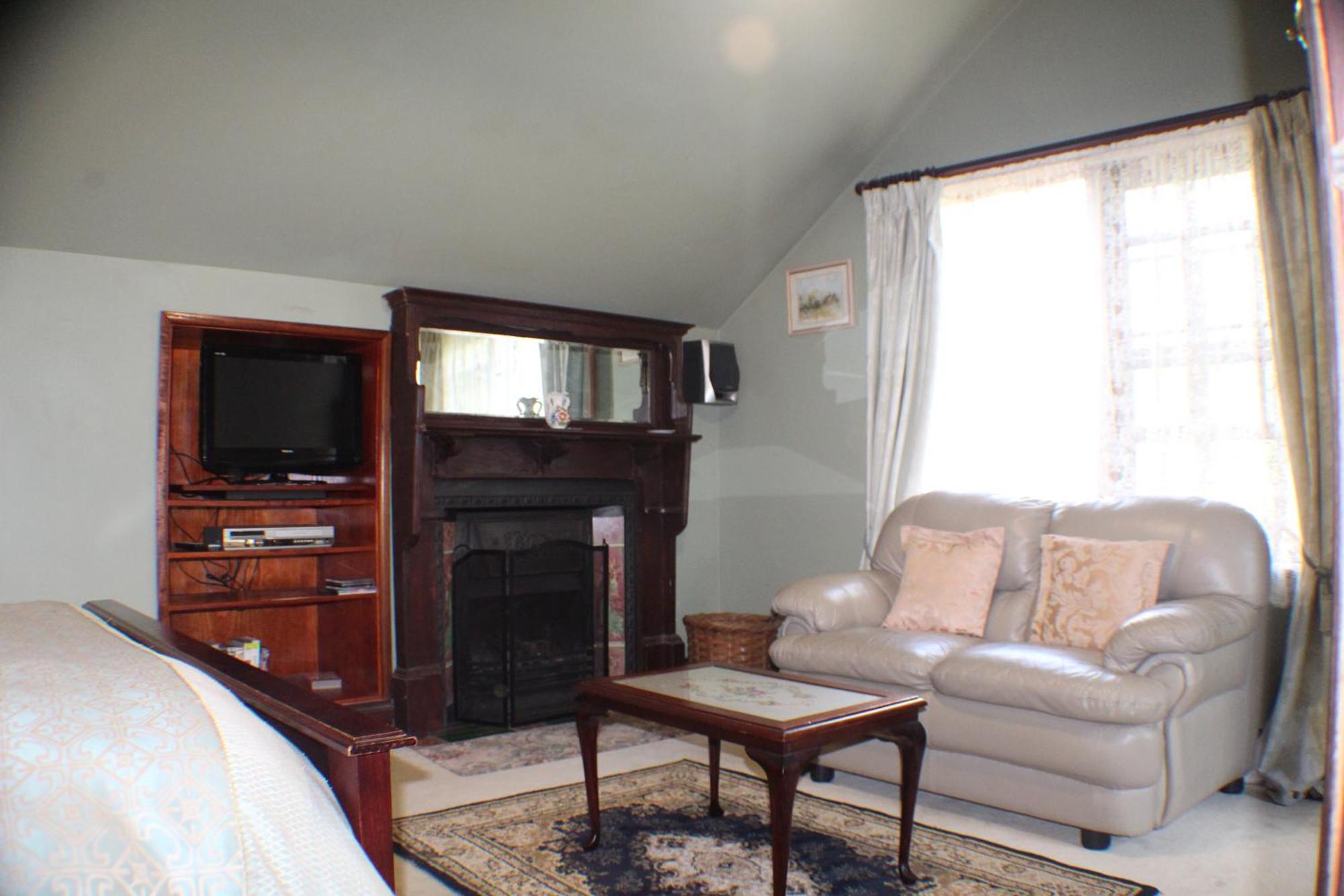 Storey Grange Springwood Room photo